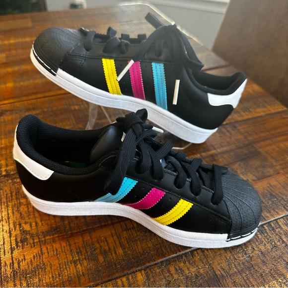 ADIDAS SUPERSTAR J 'COLORFUL STRIPES - CORE BLACK' - Picture 7 of 10